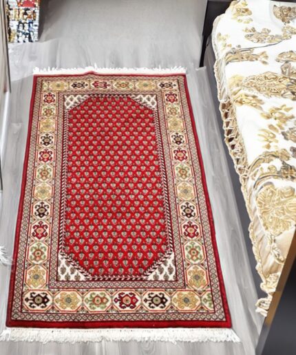 Floral HM Woollen Carpet (2.5' x 4.5' Ft.)