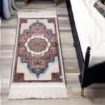 Oriental Woollen Carpet (1.5' x 3.5' Ft.)