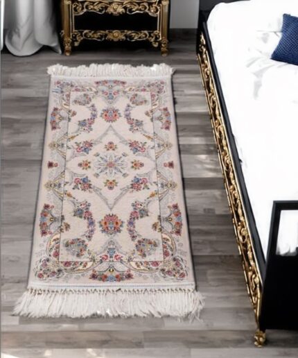 Floral Woollen Carpet (1.5' x 3.5'Ft.)