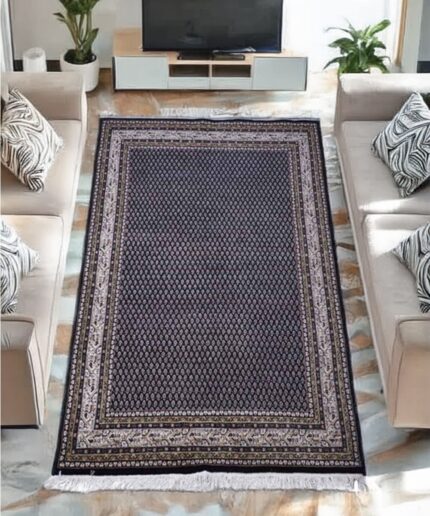 HM Woolen Carpet (5' x 8' Ft.)