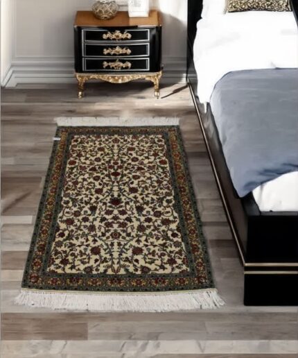 Floral HM Silk Carpet (2.5' x 4' Ft.)