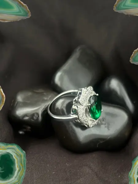 Emerald Stone Ring 2