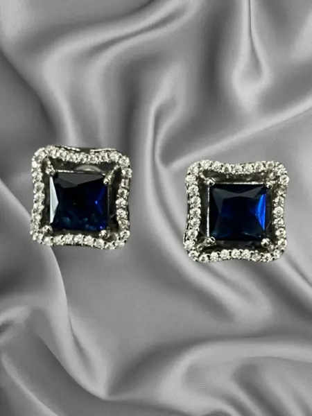 Ear Studs Sapphire