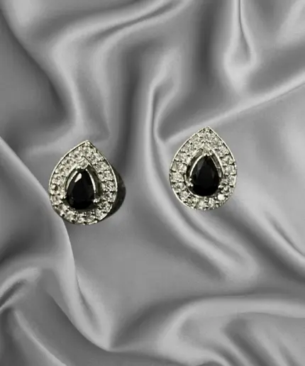 Ear Studs Black Pear