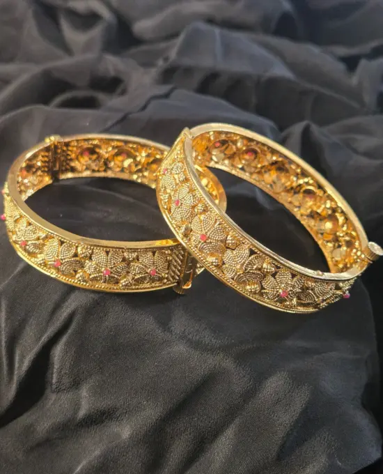 Bangles Ruby Floral