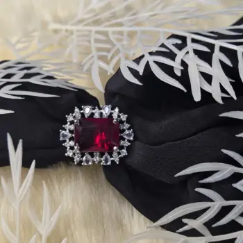 Ring Royal Stone Maroon