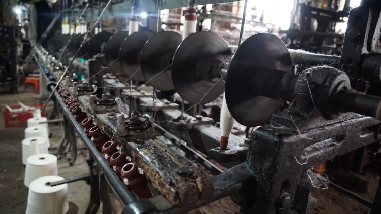 Plain Shawl Blog Image Machine made